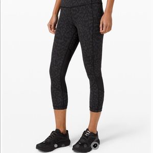 NWT Lululemon Pace Rival High-Rise Crop size 2